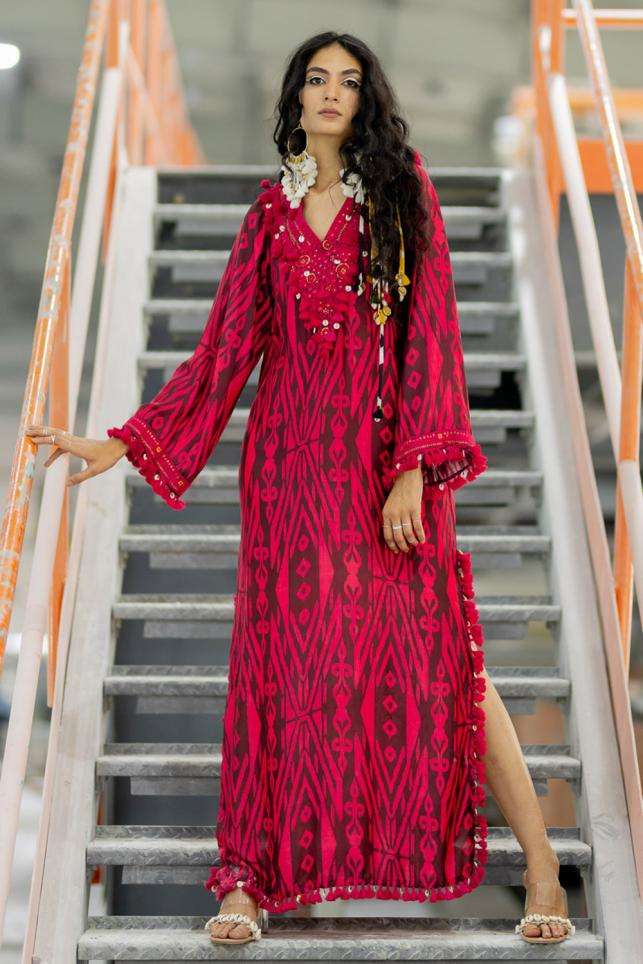 DESIGNER PLAIN RAYON V NECK ZARI EMBROIDERED LONG KAFTAN GOWN PARTY WEAR  CASUAL WEAR OUR ALL